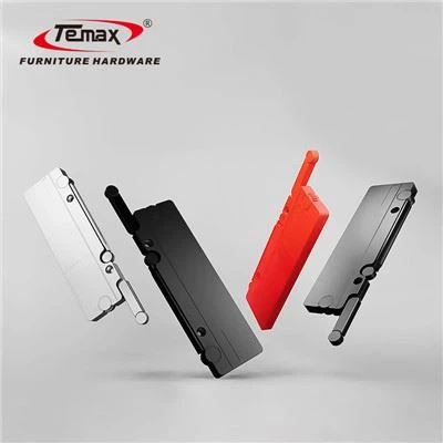 Nurgakraadiga hingedega köögikapid, lükatavad avatavad ja pehmelt sulguvad riidekapid